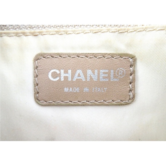 CHANEL Cream Shoulder Bag - Picture 11 of 16